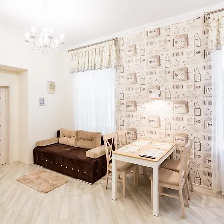 Leogrand Vip Apartments On Udatnogo 4 Lviv Exterior photo