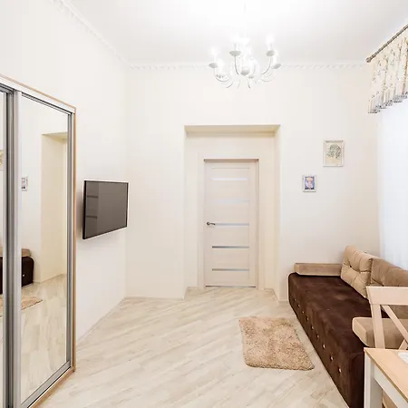 Leogrand Vip Apartments On Udatnogo 4 Lviv Exterior photo