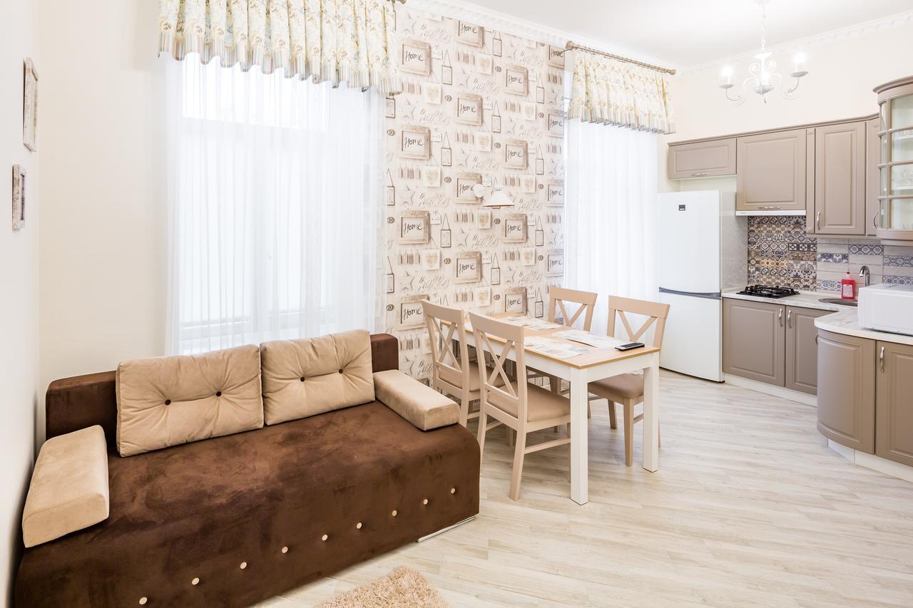 Leogrand Vip On Udatnogo 4 Apartment Lviv