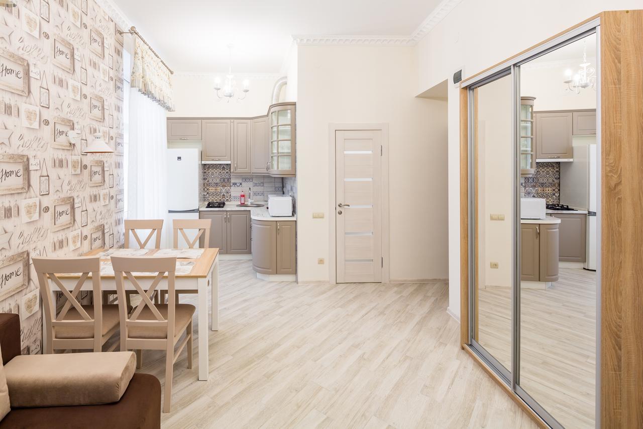 Apartment Leogrand Vip On Udatnogo 4 *